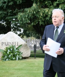Felix M. Larkin delivering the address at the Ivy Day commemoration of the death of Charles Stewart Parnell in Glasnevin Cemetery, 4 October 2009