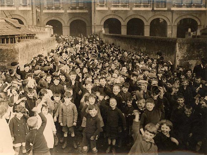 Children's Party, Dublin by photographer W.D. Hogan, ca. 1924. NLI call no. HOG221